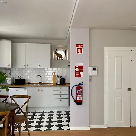 Apartman Tikliving