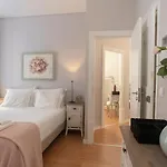 Tikliving Apartment
