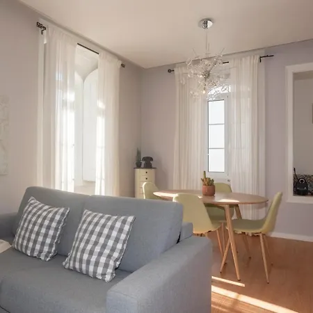 Tikliving Apartament